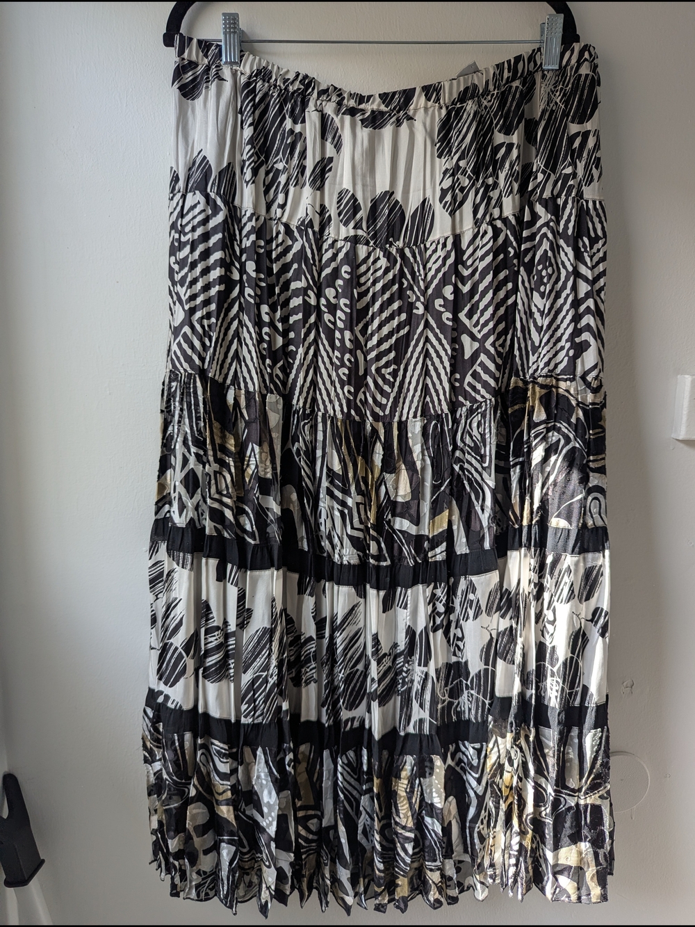 Chico's Black, White & Gold Abstract Tiered Maxi Skirt